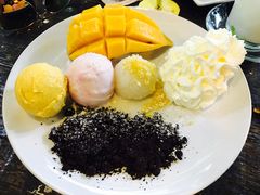 -莓园冰淇淋店