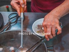 -松树干拌面店