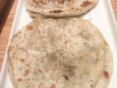 白皮牛肉芹菜馅饼-哈啾嗨·新概念蒙餐(红星新城店)