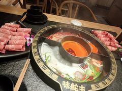 牛油骨汤番茄三味锅-味舵主重庆火锅(邓尉路店)