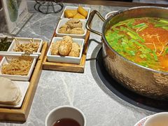 -野山舂·贵州现舂酸汤牛肉(民生路店)
