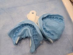 -赫尔森口腔·牙齿种植修复