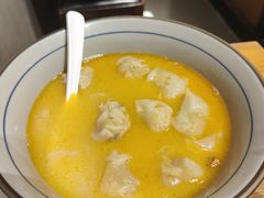金汤黄鱼馄饨-蟹黄鱼·楼上面馆(外滩中央旗舰店)