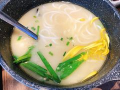 云南过桥米线-云海肴云南菜(浦江欢乐颂店)