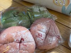 -顶东面包花园·生日蛋糕(世博店)