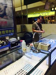 -花师傅专业穿耳洞