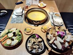 -一朵菌·野生菌探索家火锅(南亚店)
