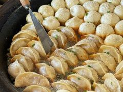 -黄阿姨锅贴大王(万航渡路店)