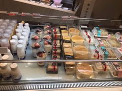 -85度C(生甜甜圈研究工坊·上海平凉店)