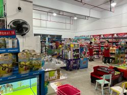 -逝水玩具折扣店