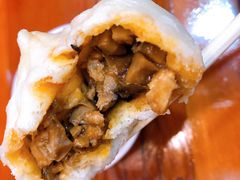 麻辣香菇鸡丁包-老陶包子铺(南大西南村店)