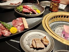 -山川小町·极番烧肉(新地假日广场店)