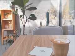 靠窗位-十一咖啡(青年大街工厂店)