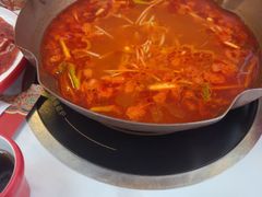 -毛辣果·贵州红酸汤牛肉火锅(西单店)