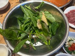 -苗伯妈酸汤火锅