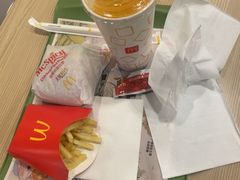 -麦当劳(轻轨曹杨路店)