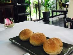 -Palate Angkor Restaurant & Bar
