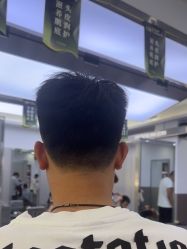 -首脑美发沙龙