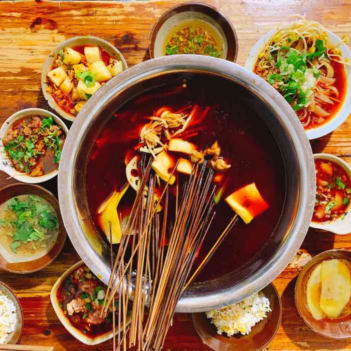 老瓦房冷锅串串-"一直没怎么涨价,在巷子里,味道有点偏辣,.