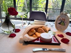 -弦月窗LUNETTE BY AMANDA(复兴路店)