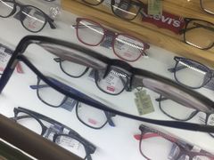 -LOGO眼镜·蔡司品牌折扣店(龙华清湖店)