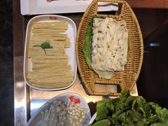-七欣天香辣蟹火锅(上海银亿滨江店)