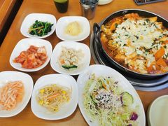 -亲昵春川鸡排(韩国美食街店)