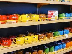 -m豆巧克力世界(上海世茂广场店)