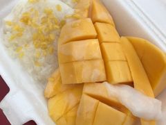 -芒果糯米饭摊子