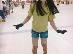 -冰纷万象滑冰场(深圳万象城店)