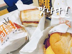 猪扒厚蛋包-世记咖啡(氹仔外卖店)