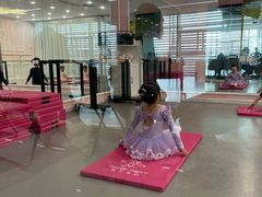 -炫艺舞蹈培训中心(枫尚奥特莱斯店)