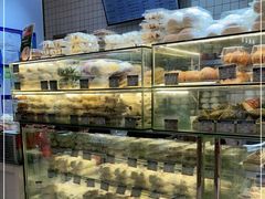 面包甜点陈列柜-白玉兰食品甜凤店(合生汇店)