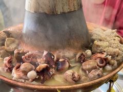 -一口猪海鲜浑锅·东北家常菜