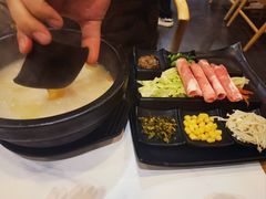 -鸡汤过桥·过桥米线