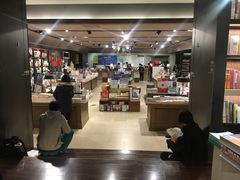 看书的人们-诚品书店(敦南店)
