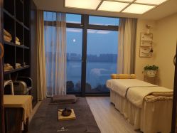 -至臻康妍健康管理中心