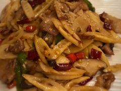 土猪肉炒鲜竹笋-无有景观餐厅·铜瓢牛肉·下午茶