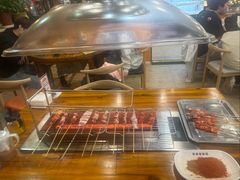 -哈尔滨小酒馆·鲜肉现穿自助烧烤(康新花园店)