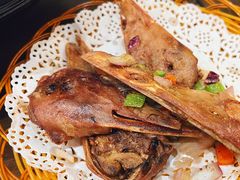-聚汇三少·龙虾·中餐厅(莫邪路新天地店)