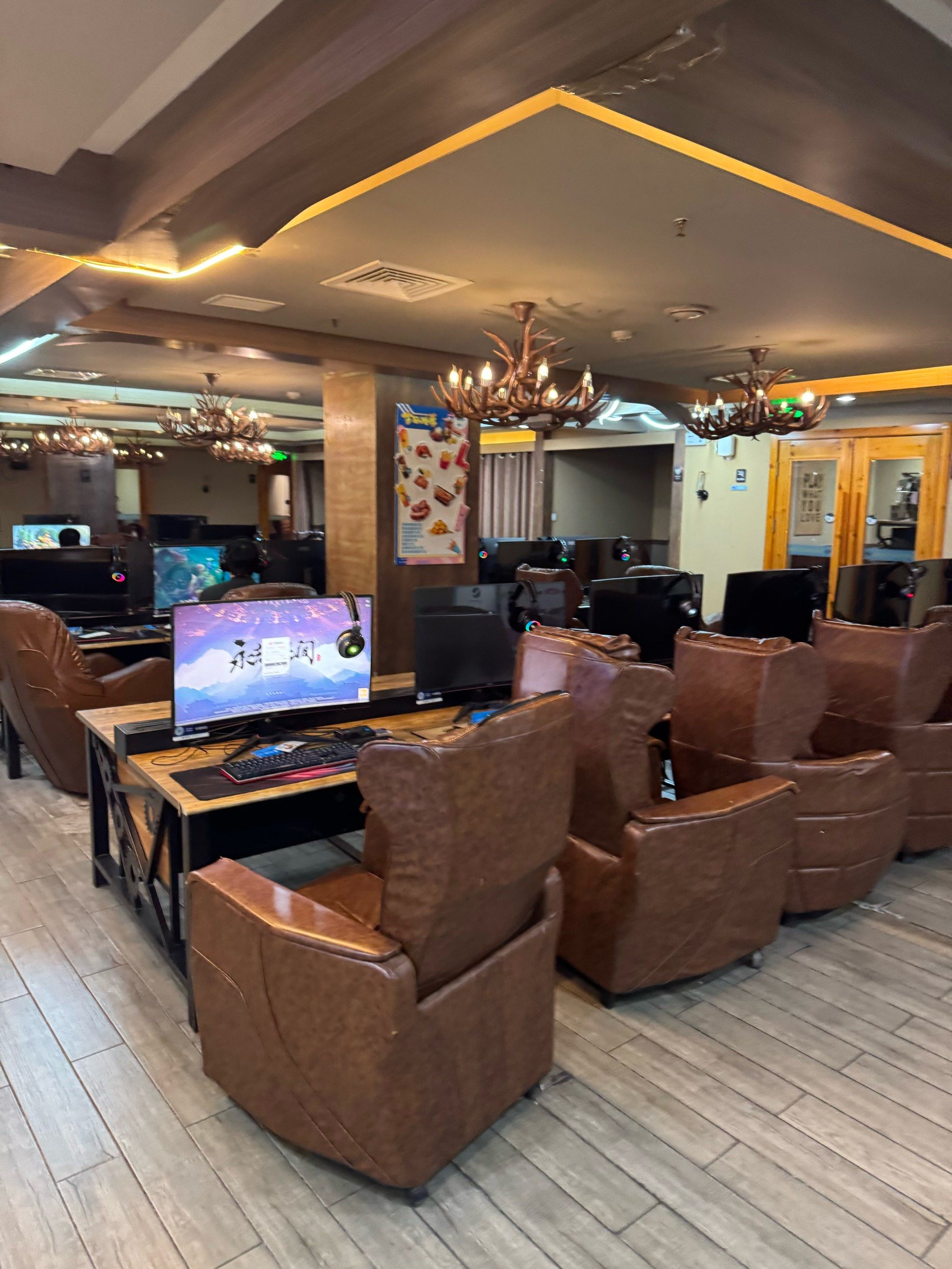 🖥️环境:
网吧的环境非常舒适和干