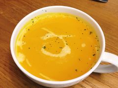 南瓜汤-HELLO 27 意面·沙拉·帕尼尼