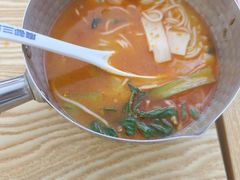 -魔都三兄弟酸辣粉·蘸卤炸串(虹桥万科店)