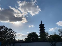 -龙华寺