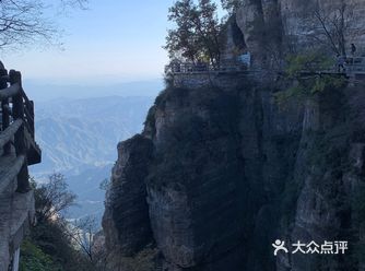 白石山之前来过一次，赶上十一放假，哪里人都太多了来这