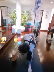 -Yvon yoga 瑜伽·精准体态管理中心