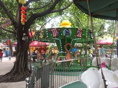 -顺德大良半月城游乐场