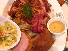 肉类拼盘-皇冠自酿啤酒坊(中国红街5号楼店)