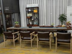 -华致酒行(沈砖公路店)