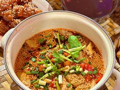 -爆炸头阿姨小四川正宗川味小吃(无任何分店)
